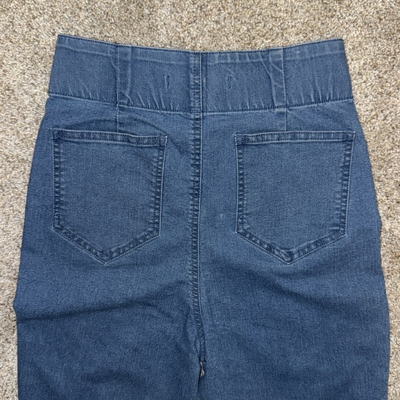Juniors High Waisted, Stretch, Flared Jeans Sm M - Picture 5 of 7
